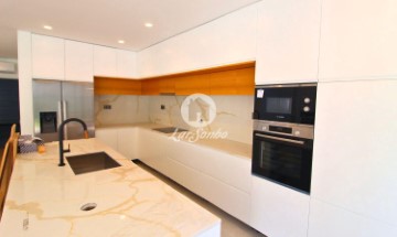 House 4 Bedrooms in Rio Covo (Santa Eugénia)