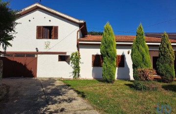 Maison 4 Chambres à Pedroso e Seixezelo