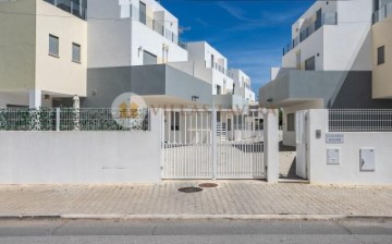 House 2 Bedrooms in União das freguesias de Vila Real