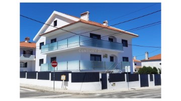 House 6 Bedrooms in Sobral de Monte Agraço