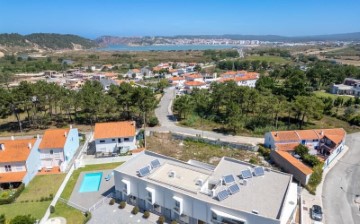 Apartment 3 Bedrooms in Tornada e Salir do Porto