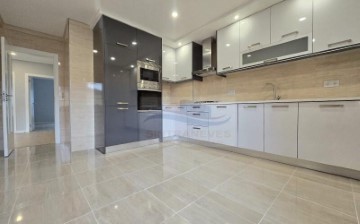 Apartamento 2 Quartos em Venteira