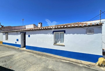 House 3 Bedrooms in Ourique