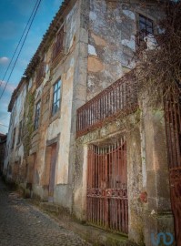 Building in Longa