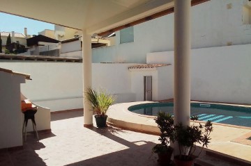 House 3 Bedrooms in São Clemente