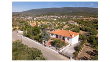 House 3 Bedrooms in Pedrógão