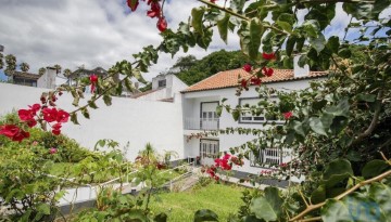 House 5 Bedrooms in Fajã de Cima