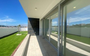 House 4 Bedrooms in Leiria, Pousos, Barreira e Cortes