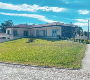 Maison 3 Chambres à Campo e Tamel (São Pedro Fins)