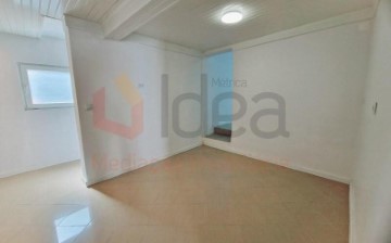 House 6 Bedrooms in Ajuda