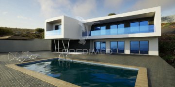 House 3 Bedrooms in Lamas e Cercal