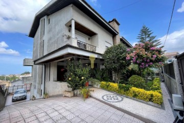 Maison 4 Chambres à Baguim do Monte (Rio Tinto)