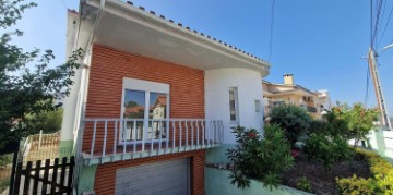 House 4 Bedrooms in Leiria, Pousos, Barreira e Cortes