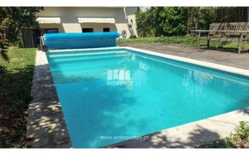 House 3 Bedrooms in Seixas