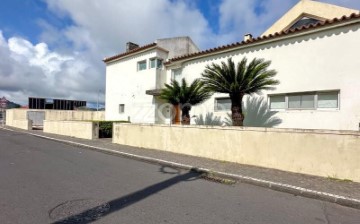 House 4 Bedrooms in Ribeira Grande (Conceição)