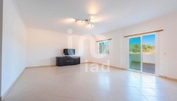 Apartment 2 Bedrooms in São Clemente