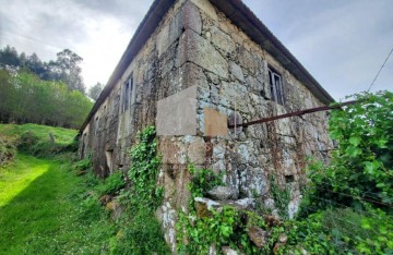 Quintas e casas rústicas em Sapardos