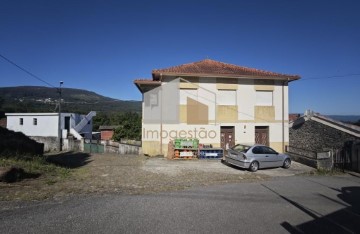 Maison 4 Chambres à Cornes