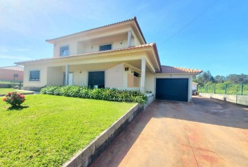 House 3 Bedrooms in Campos e Vila Meã