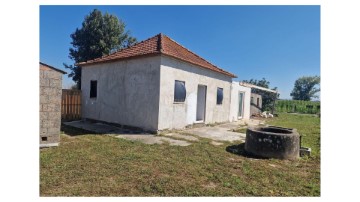 House 3 Bedrooms in Pardilhó