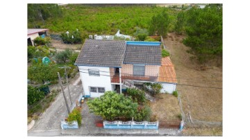 House 4 Bedrooms in Monte Redondo e Carreira