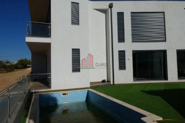 House 4 Bedrooms in Montemor-O-Velho e Gatões