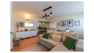 Apartment 4 Bedrooms in Lustosa e Barrosas (Santo Estêvão)