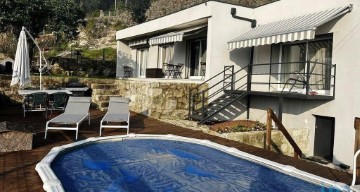 House 3 Bedrooms in Outeiro