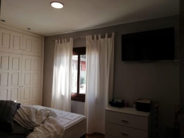 House 3 Bedrooms in Adri