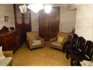 House 4 Bedrooms in Sant Mateu