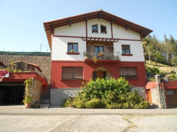 House 3 Bedrooms in Markina-Xemein