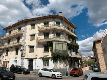 Edificio en Hormigales y Casablanca