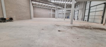 Industrial building / warehouse in Villagonzalo Pedernales