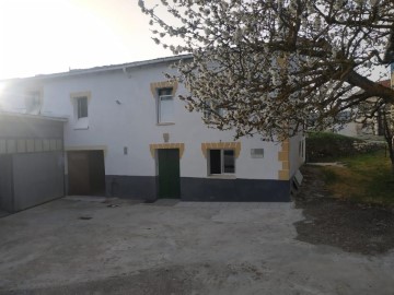 House 5 Bedrooms in Villatarás