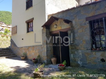 House 4 Bedrooms in Ventola