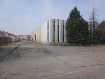 Bâtiment industriel / entrepôt à Horcajo de Santiago