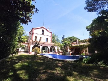 Maison 5 Chambres à Begues