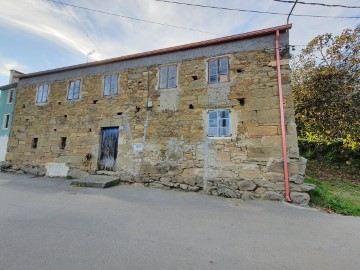 Moradia  em Bertoa (Santa María)