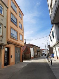 Edificio en Campo (San Esteban)