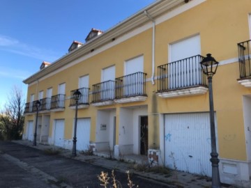 Edificio en Fuentespina