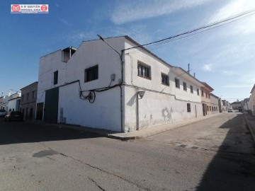 Industrial building / warehouse in La Puebla de Almoradiel