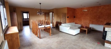 House 6 Bedrooms in Can Mas
