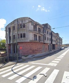 Edificio en Tollo