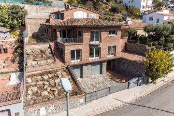 House 5 Bedrooms in Martorelles