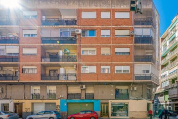 Piso 4 Habitaciones en Plaza de Toros - Avenida Chapí - Trinquete