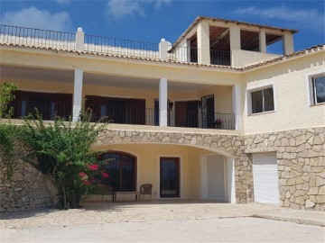 House 7 Bedrooms in La Fustera