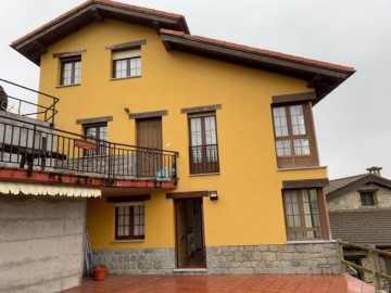 House 6 Bedrooms in Bobia