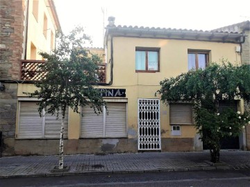 House 3 Bedrooms in Picanyol