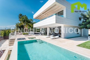 House 6 Bedrooms in Teià