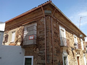 Piso 9 Habitaciones en San Vicente de Alcántara